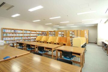 新潟県立新発田病院看護専門学校 4階図書室
